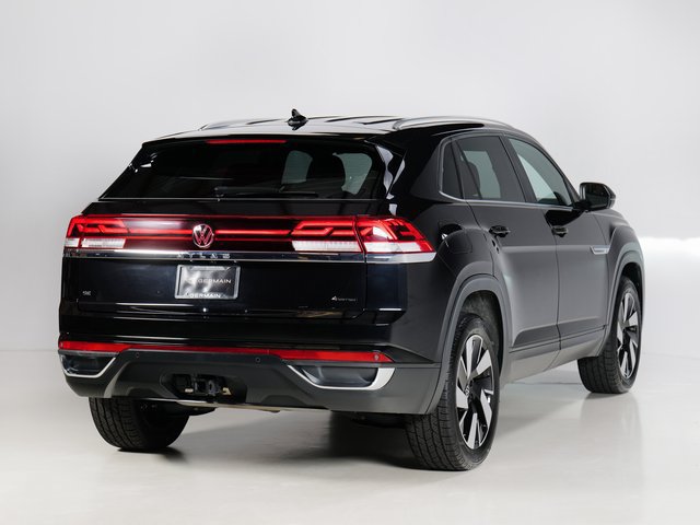 Used 2024 Volkswagen Atlas Cross Sport SE AWD/4WD image 2