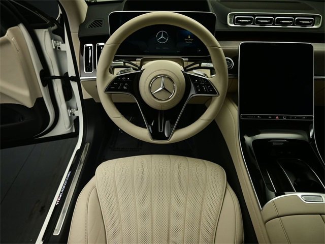 Used 2022 Mercedes-Benz S 580 4MATIC Sedan w/ Rear Seat Package image 2