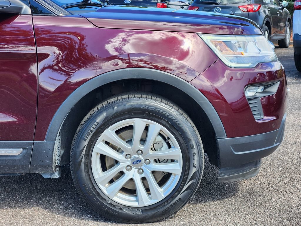 Used 2019 Ford Explorer XLT w/ Equipment Group 202A AWD/4WD image 29