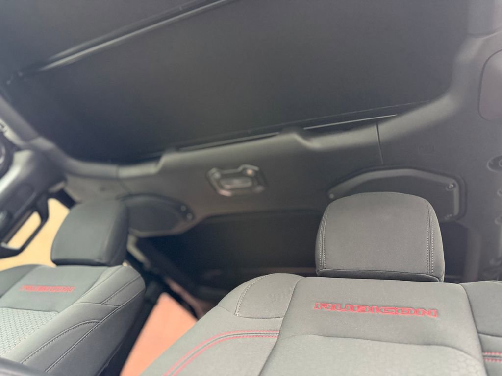 Used 2022 Jeep Wrangler Unlimited Rubicon w/ Steel Bumper Group image 25