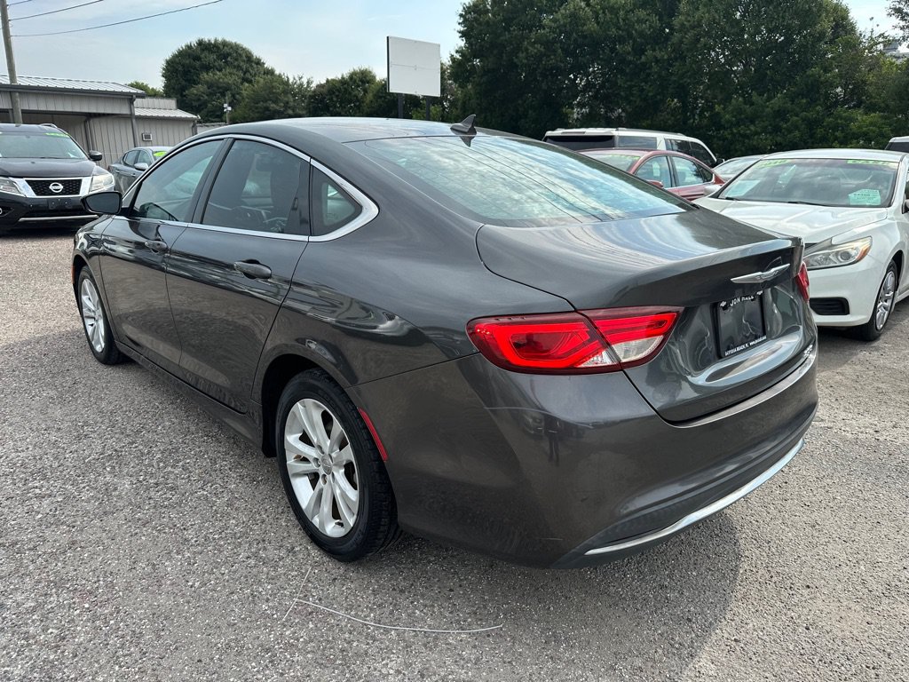 Used 2016 Chrysler 200 Limited w/ Anniversary Edition FWD image 4