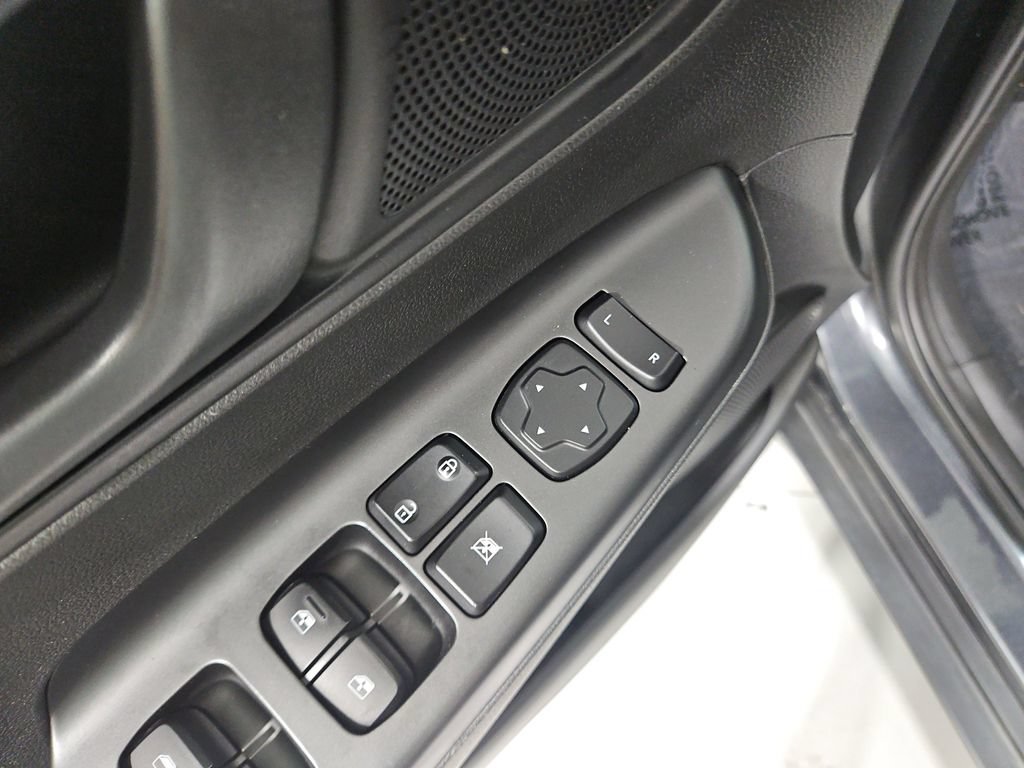 Used 2019 Hyundai Kona SEL AWD/4WD image 12