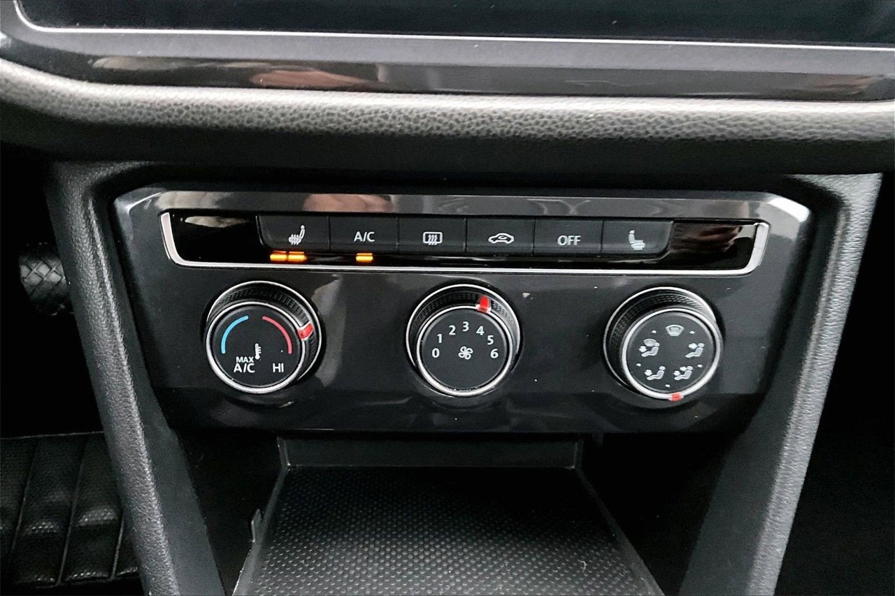 Used 2024 Volkswagen Tiguan SE image 16