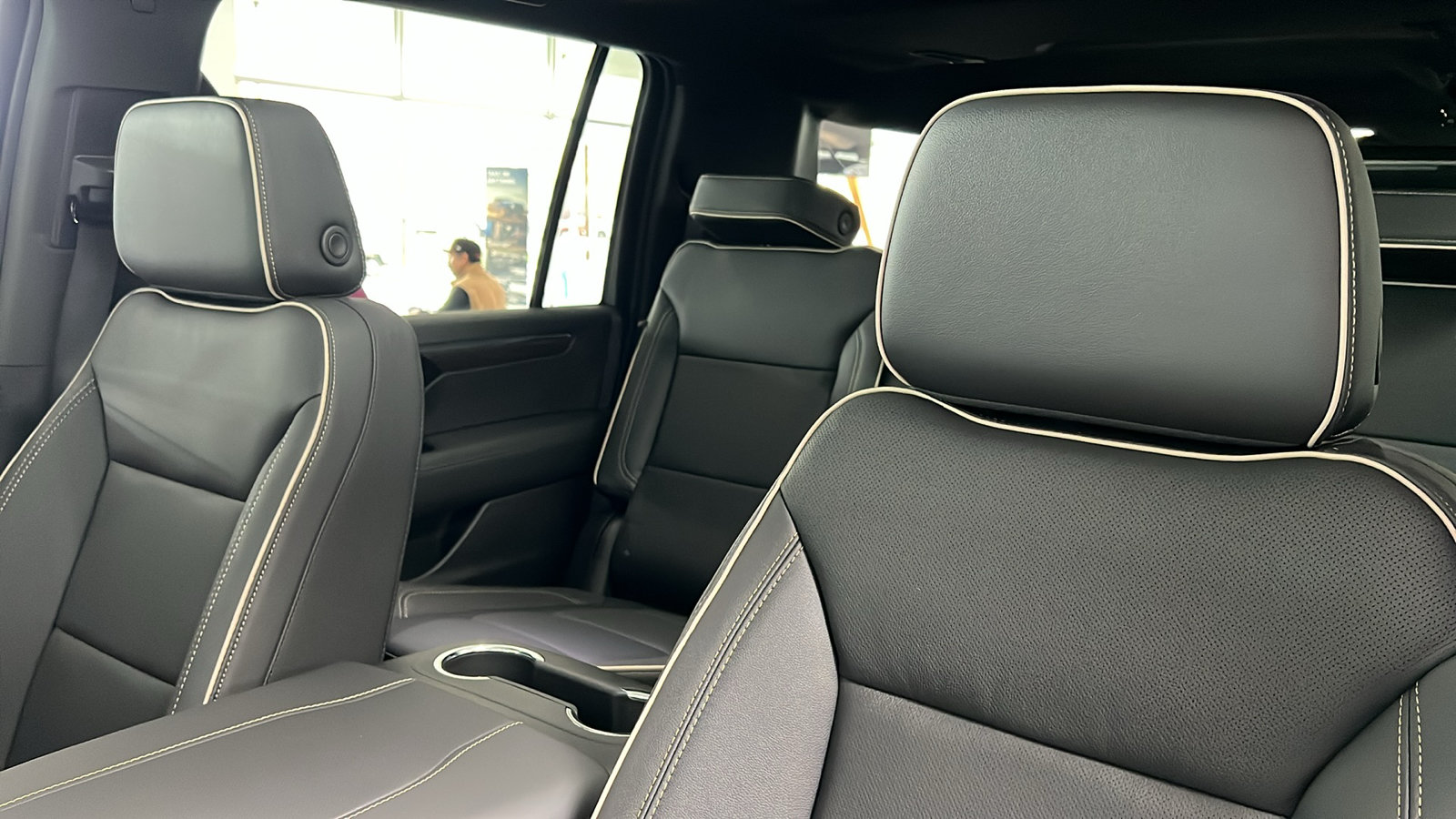 New 2026 Chevrolet Suburban Premier w/ Sun And Tow Package AWD/4WD image 19