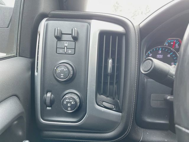 Used 2019 GMC Sierra 1500 SLE w/ SLE Value Package image 17