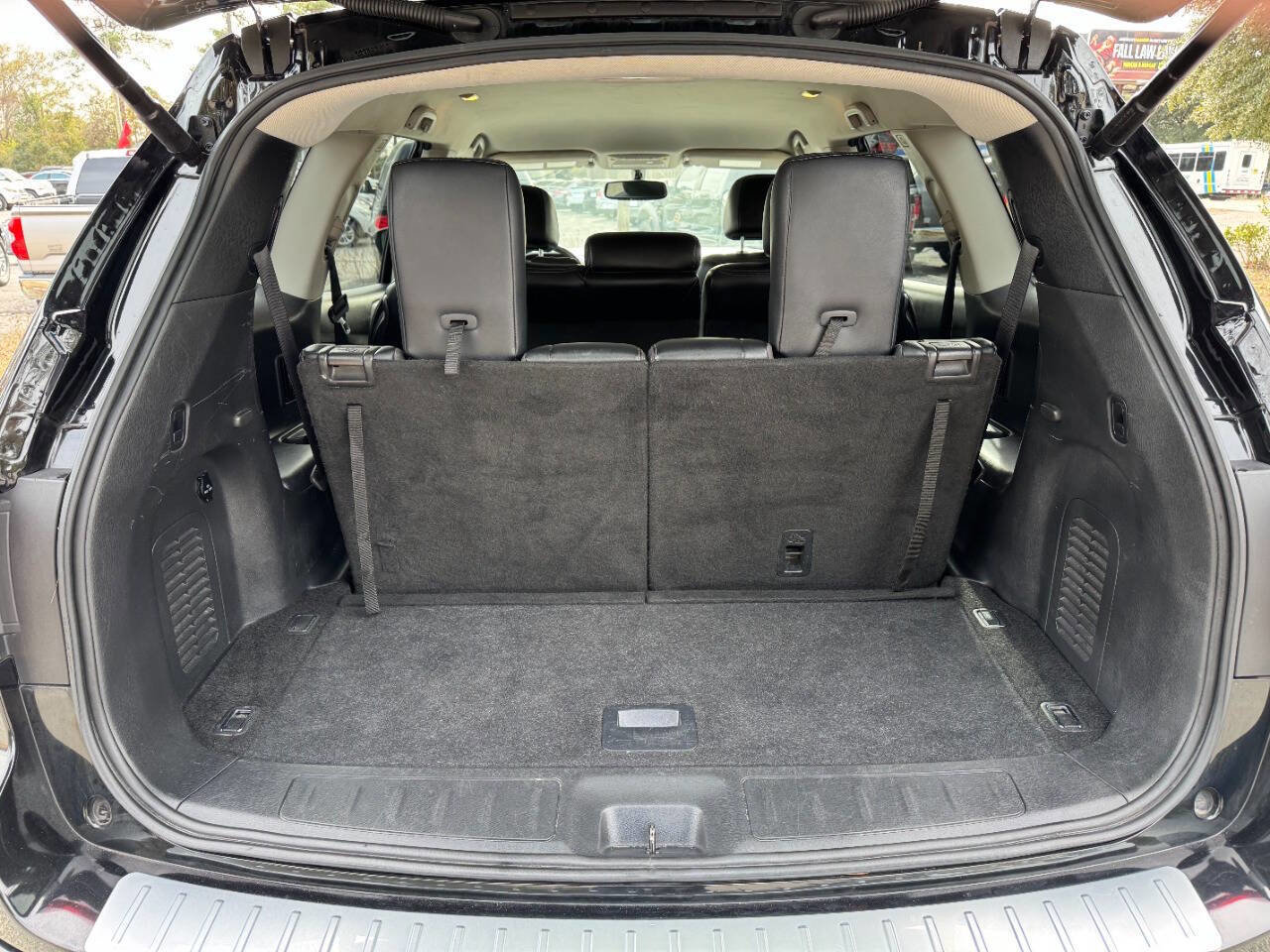 Used 2018 Nissan Pathfinder SL image 14