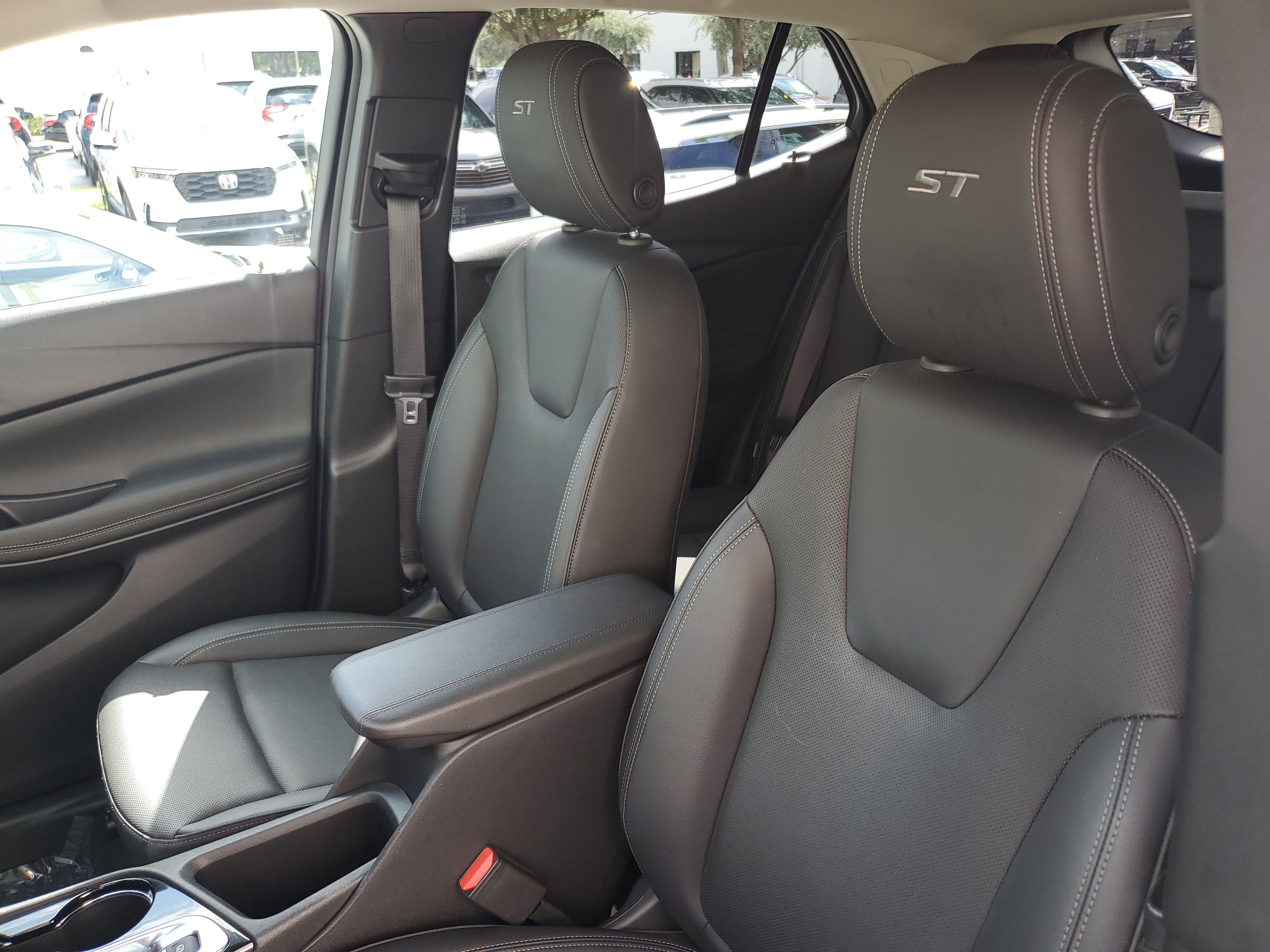 Used 2024 Buick Encore GX Sport Touring w/ Comfort Package FWD image 20