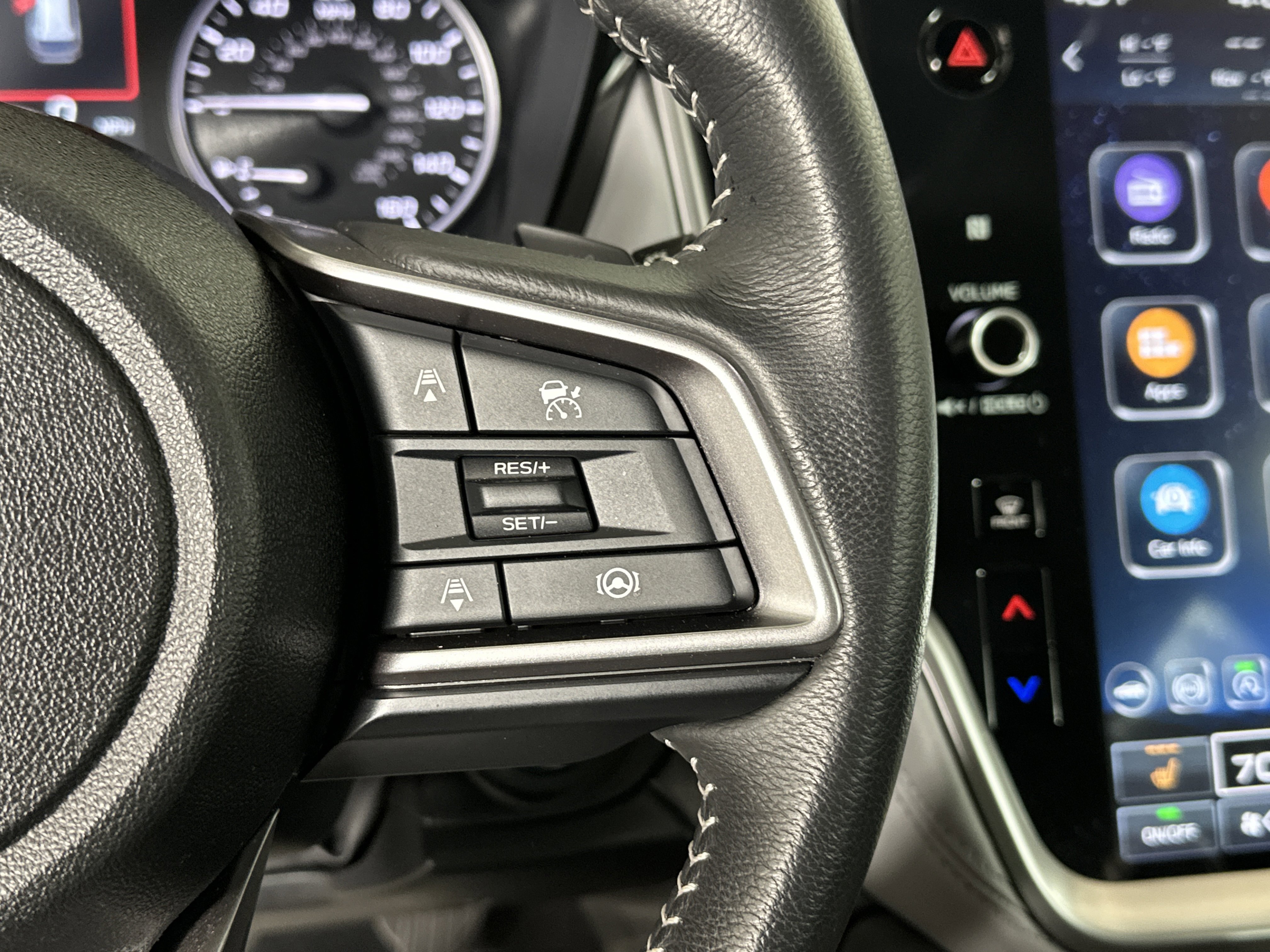 Used 2025 Subaru Outback Premium w/ Popular Package #1A image 28