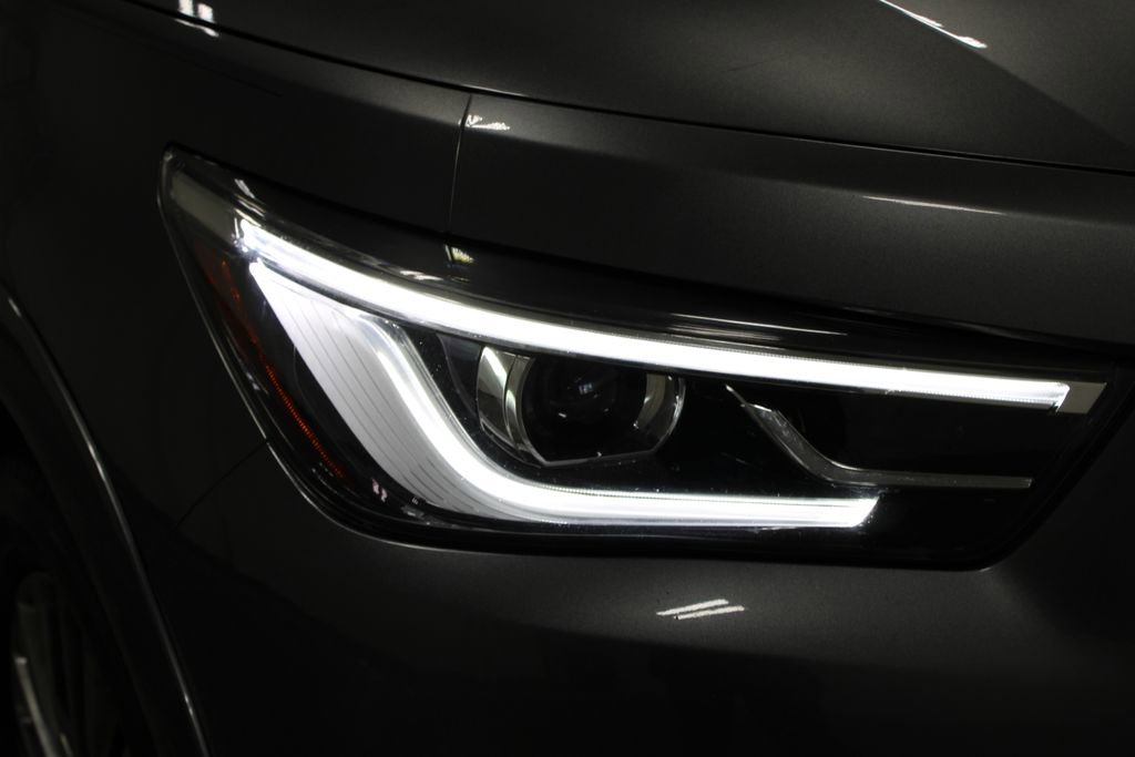 Used 2018 INFINITI QX80 4WD w/ Driver Assistance Package image 16