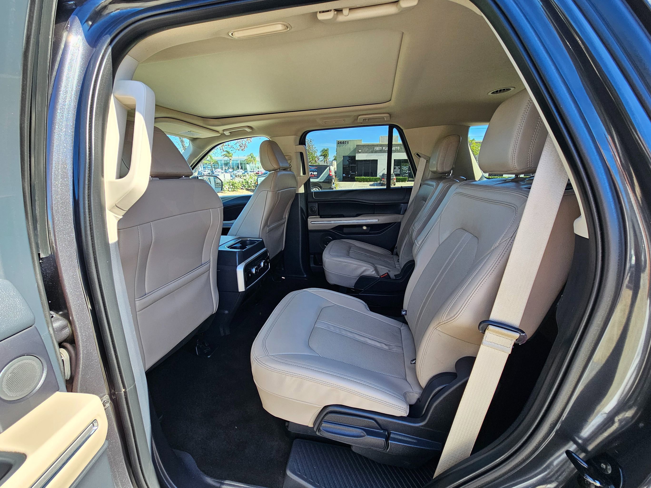 Used 2023 Ford Expedition Limited image 19