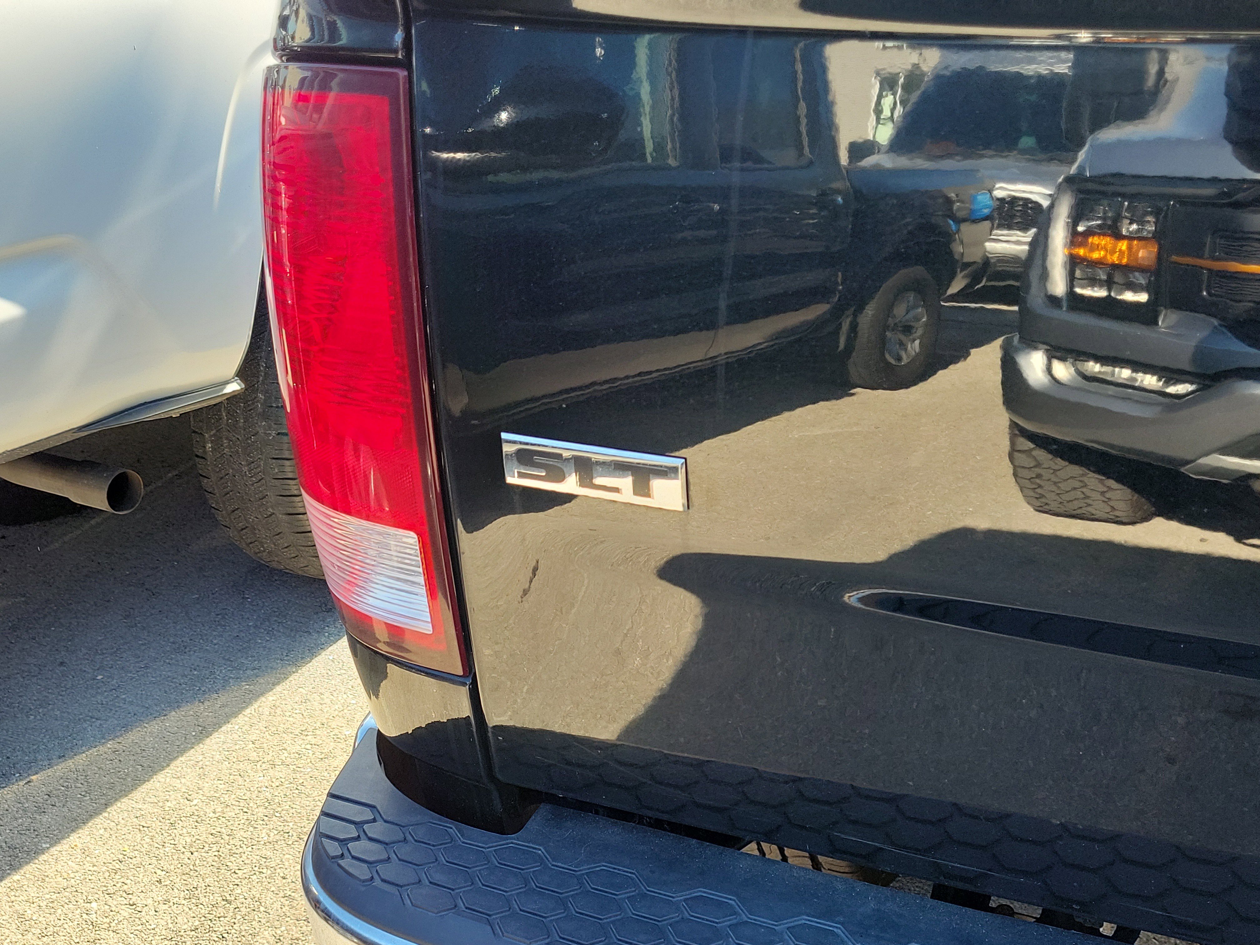 Used 2023 RAM 1500 Classic SLT w/ Trailer & Traction Group image 7