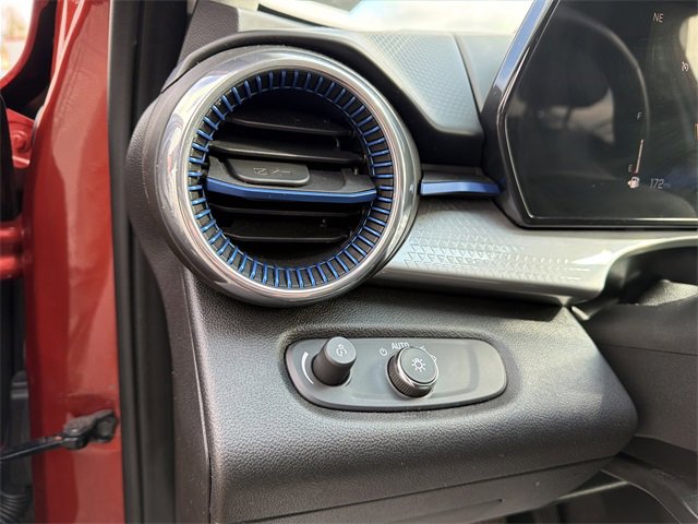 Used 2024 Chevrolet Trax LT w/ Driver Confidence Package image 14