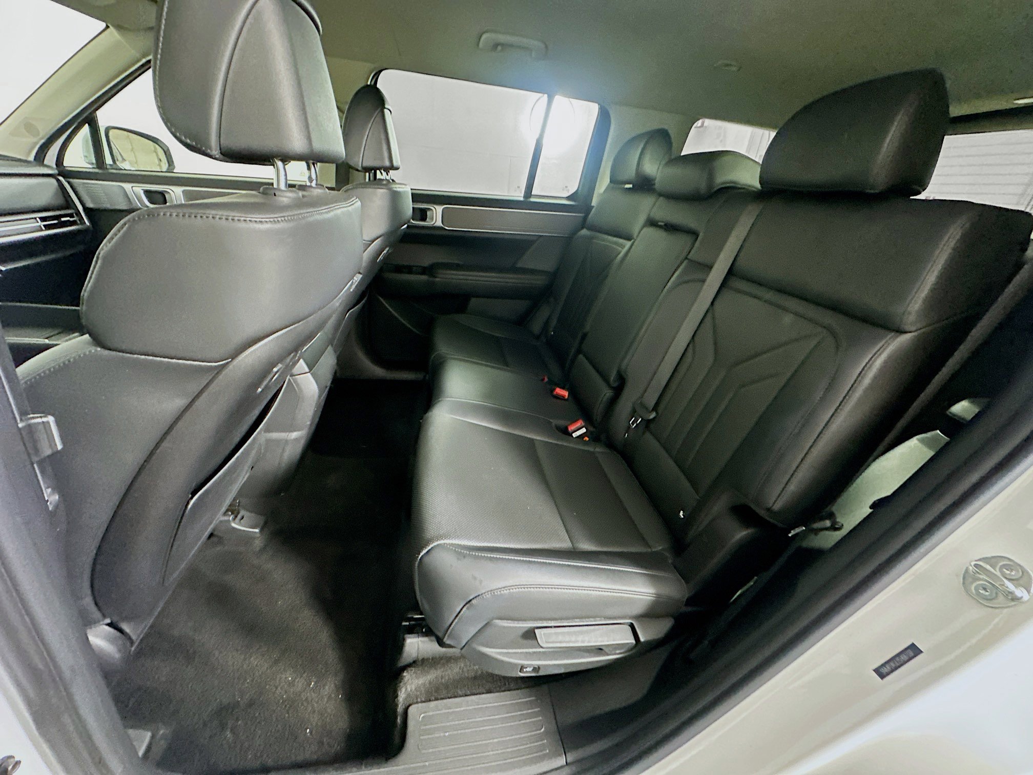 Used 2025 Hyundai Santa Fe SEL FWD image 27