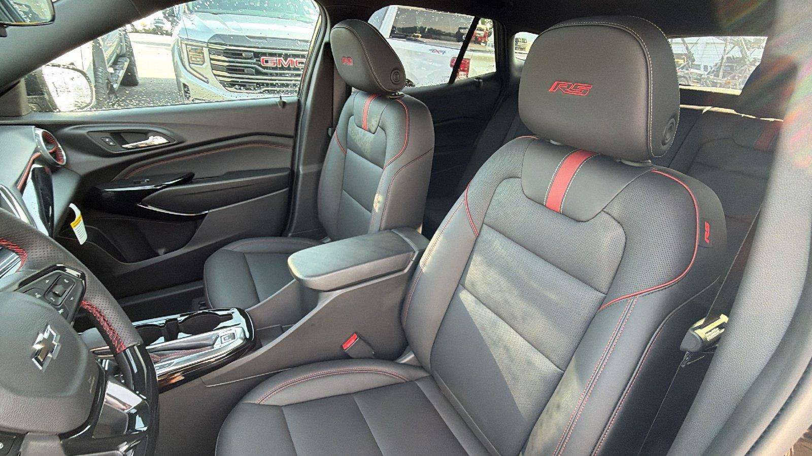 New 2026 Chevrolet Trax RS w/ Sunroof Package FWD image 5