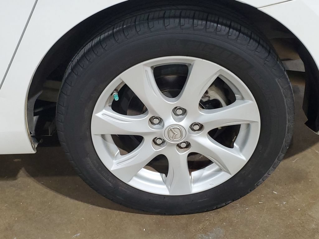 Used 2011 MAZDA MAZDA3 i Touring FWD image 31