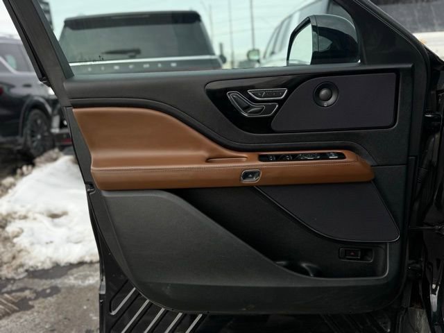 Used 2023 Lincoln Aviator Reserve w/ Jet Package image 12