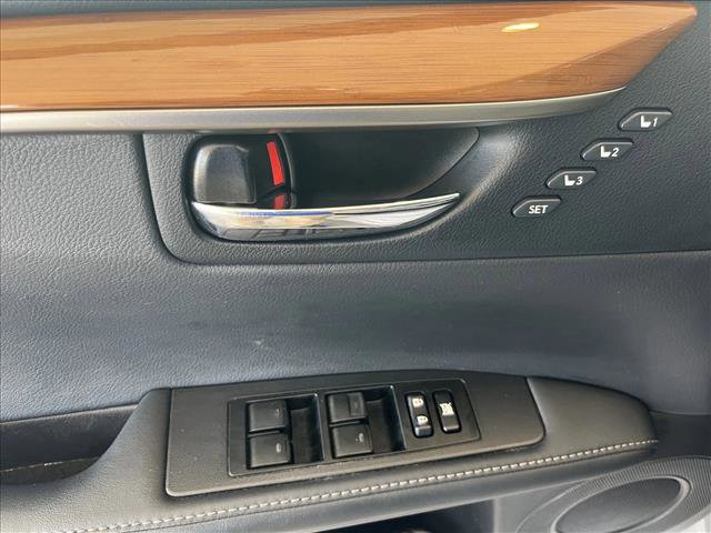 Used 2014 Lexus ES 300h w/ Luxury Package w/Bamboo Trim FWD image 23