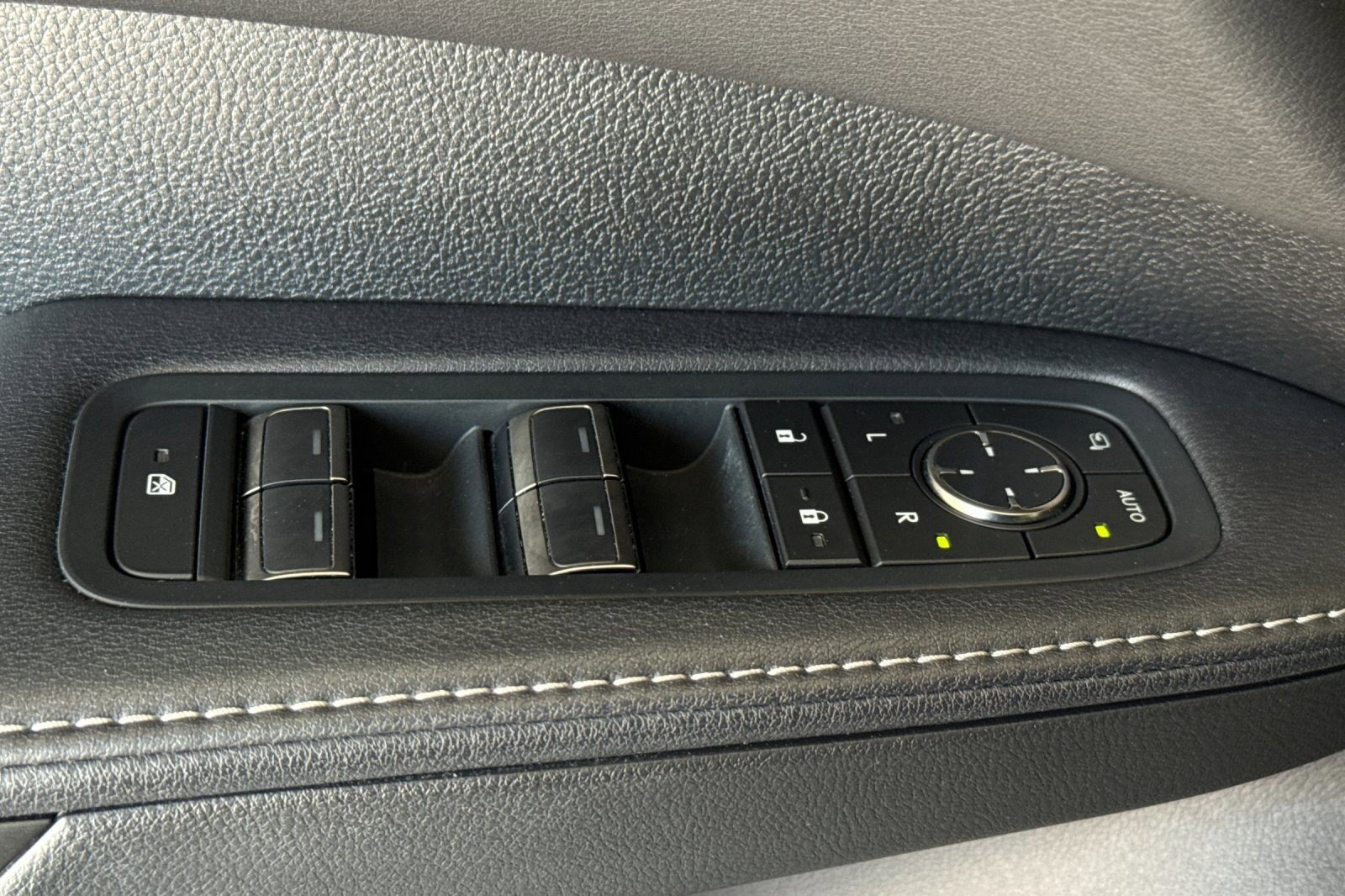 Used 2024 Lexus RX 350 Premium w/ Convenience Package FWD image 12