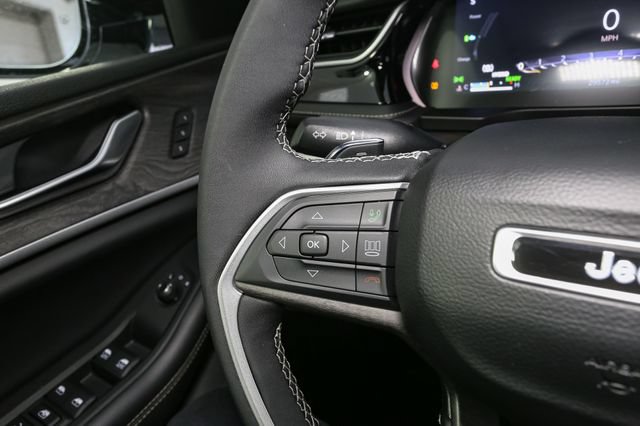 Used 2023 Jeep Grand Cherokee 4WD 4xe image 36