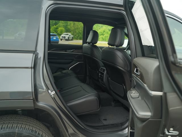 New 2026 Jeep Grand Cherokee Limited w/ Luxury Tech Group II AWD/4WD image 21
