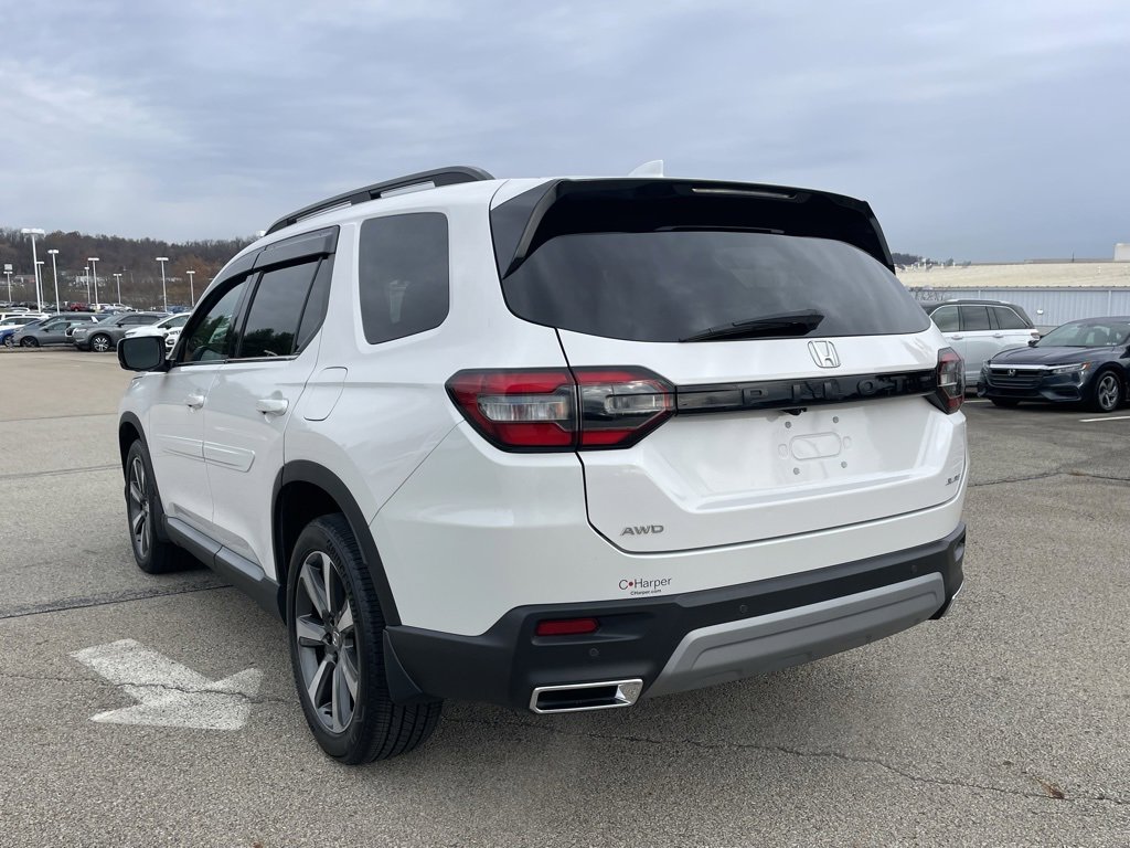 Used 2025 Honda Pilot Elite image 5