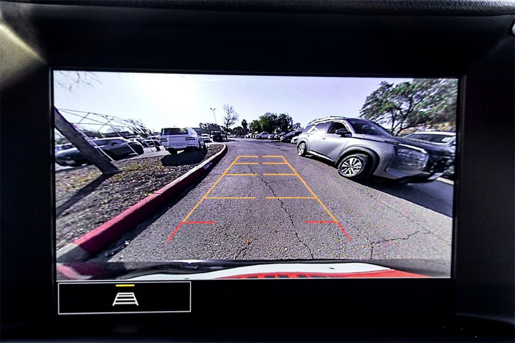 Used 2024 GMC Terrain SLT image 24