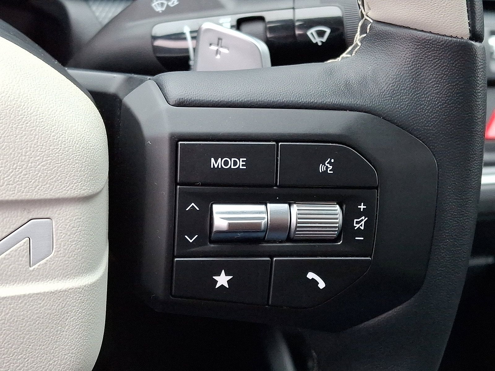 Used 2025 Kia K4 GT-Line w/ GT-Line Sunroof Package image 24