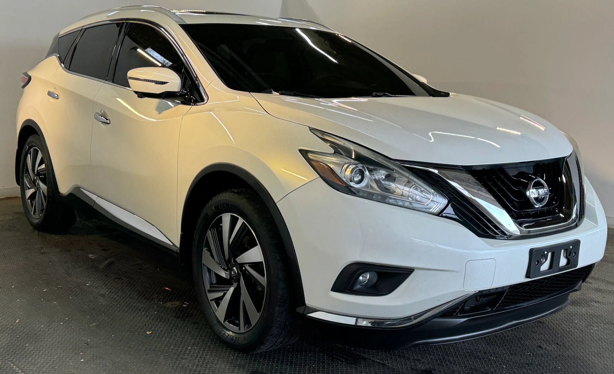 Used 2017 Nissan Murano Platinum w/ Platinum Technology Package AWD/4WD image 3