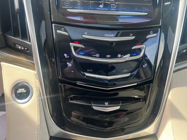 Used 2020 Cadillac Escalade Luxury w/ LPO, Radiant Package AWD/4WD image 34