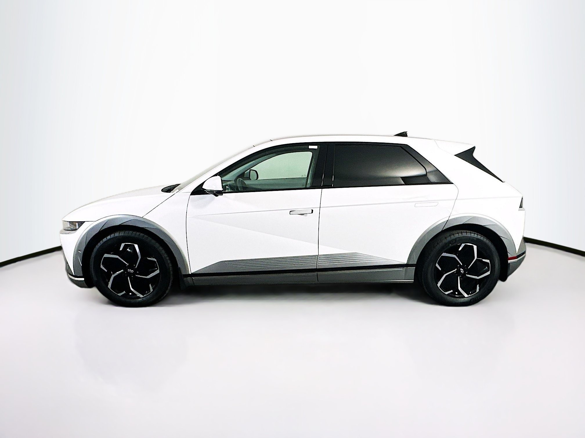 Used 2024 Hyundai Ioniq 5 Limited RWD image 4