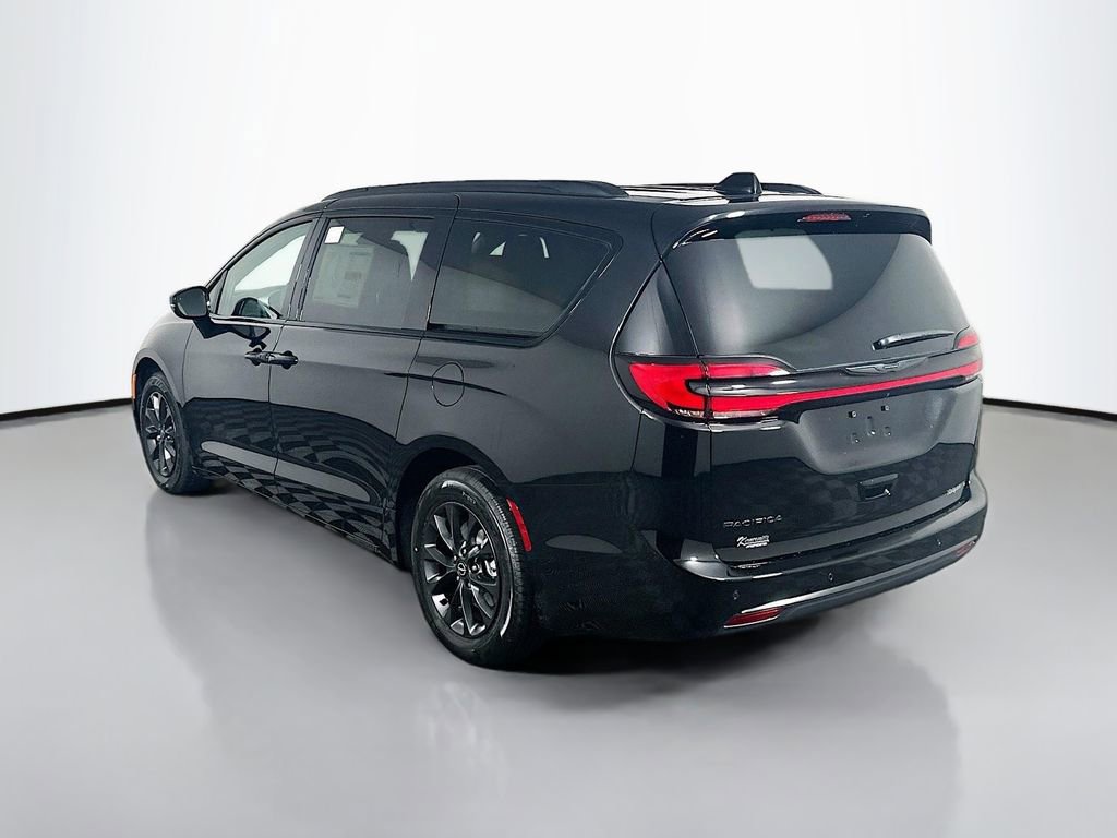 New 2025 Chrysler Pacifica Select w/ Uconnect Theater Family Group image 5