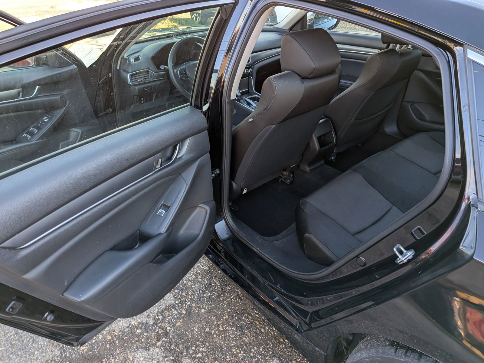 Used 2018 Honda Accord LX image 19