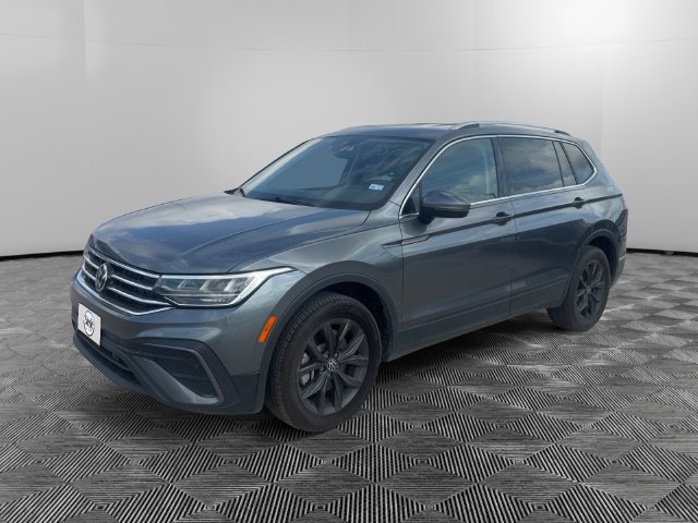 Used 2024 Volkswagen Tiguan SE