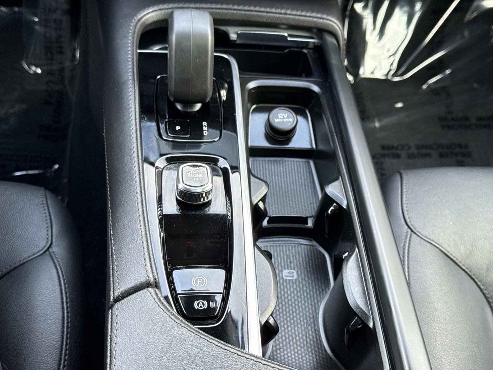 Used 2024 Volvo XC90 B5 Core w/ Protection Package Premier image 7