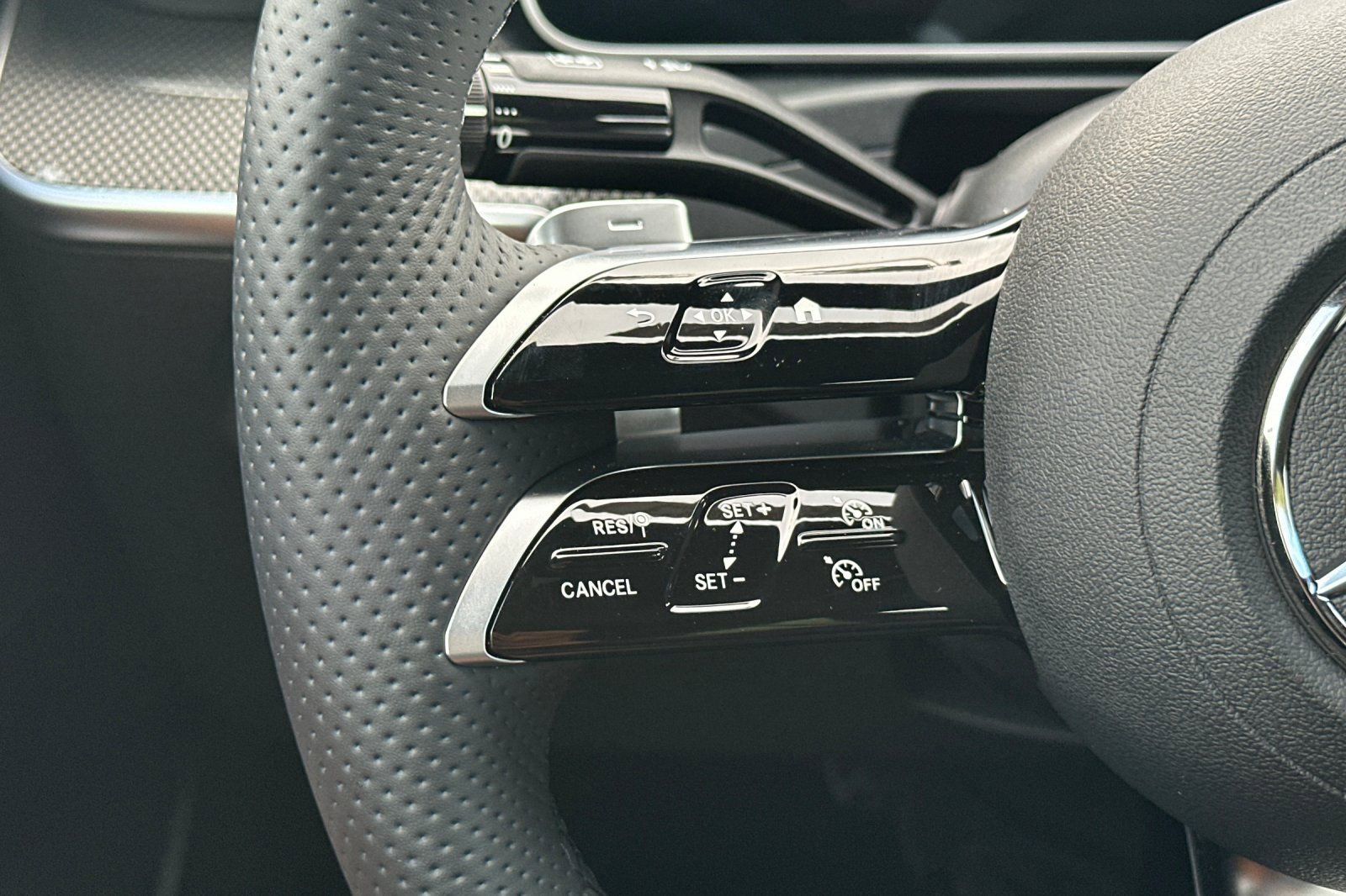 New 2025 Mercedes-Benz C 300 4MATIC Sedan image 25