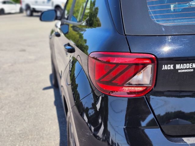 Used 2022 Hyundai Venue SEL FWD image 9