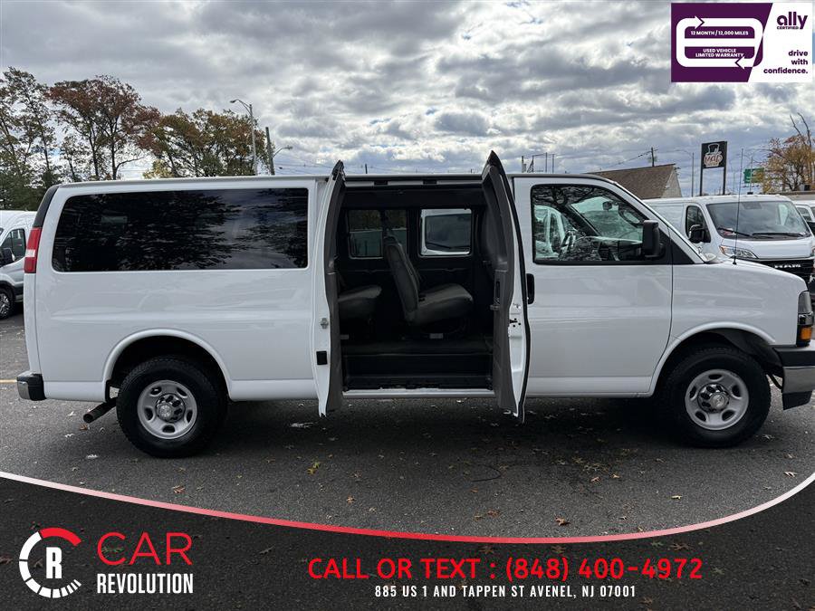 Used 2017 Chevrolet Express 3500 LT w/ LT Preferred Equipment Group RWD image 8