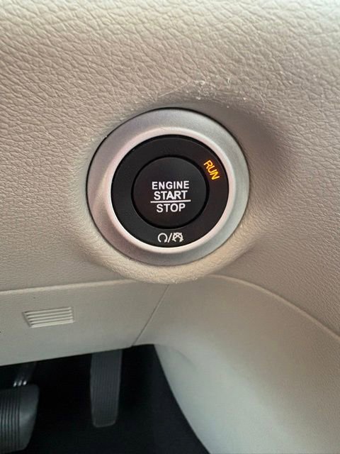 Used 2022 Chrysler Pacifica Touring-L image 22