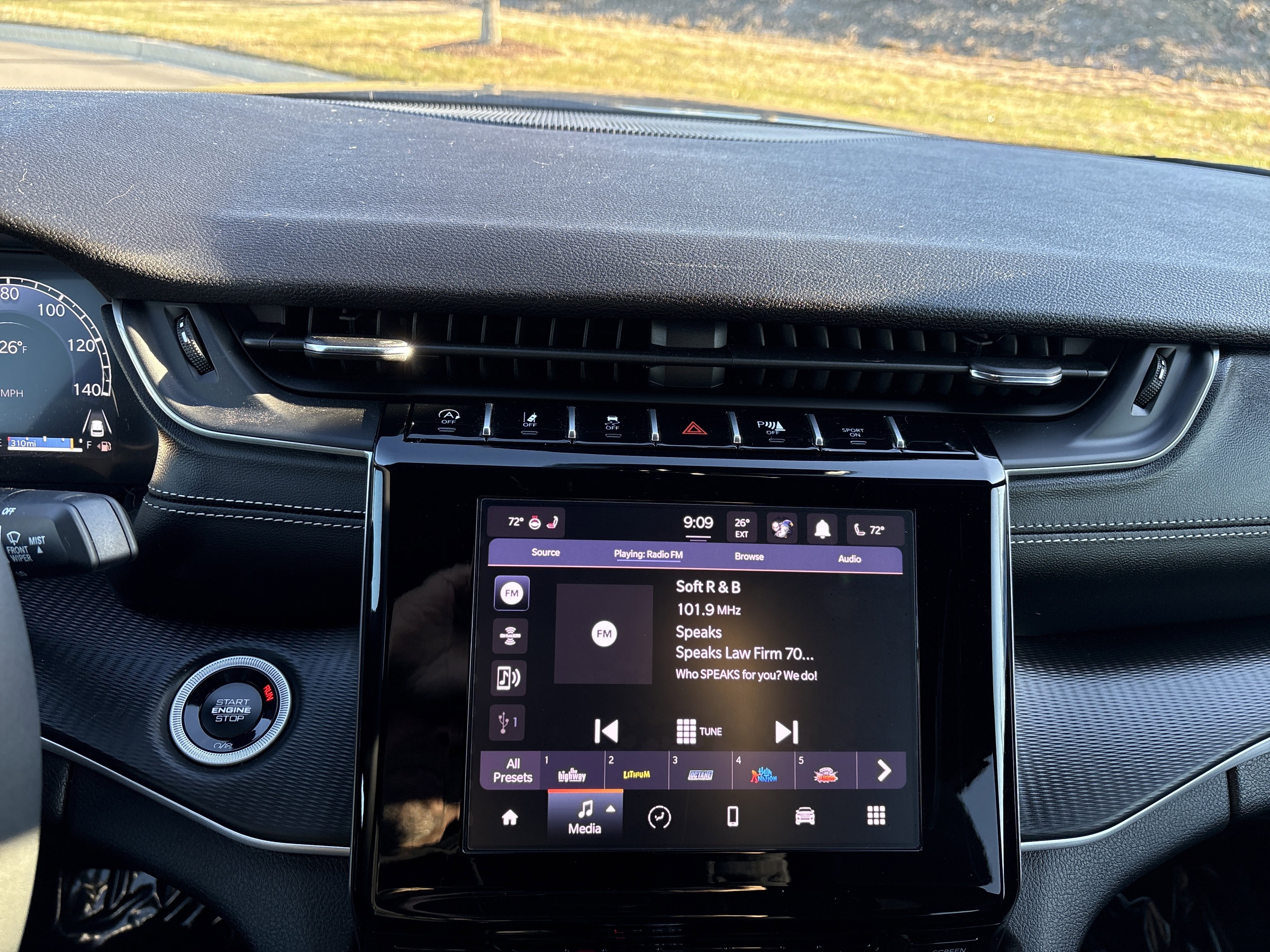 Certified 2025 Jeep Grand Cherokee L Altitude image 29