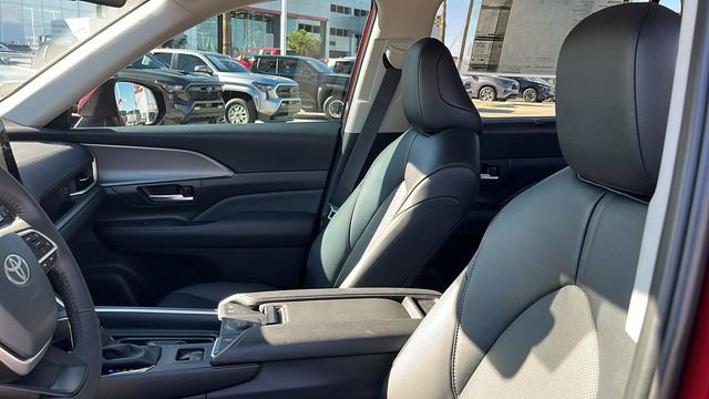 New 2026 Toyota Grand Highlander XLE image 15