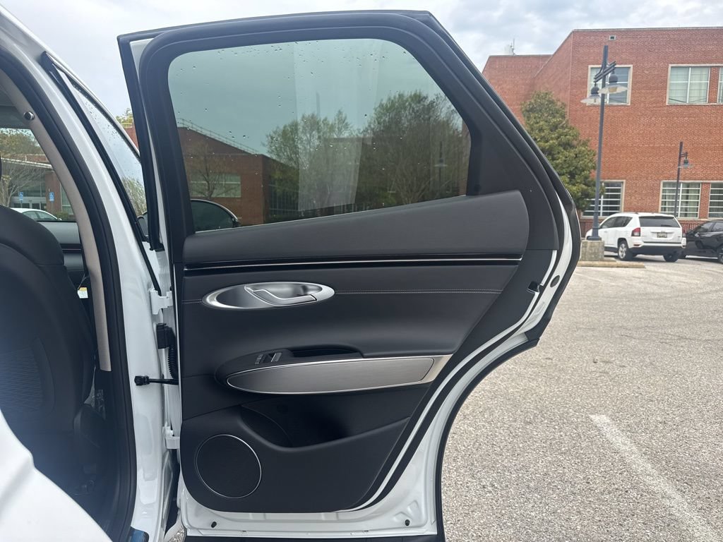 New 2026 Genesis GV70 2.5T Select AWD/4WD image 31