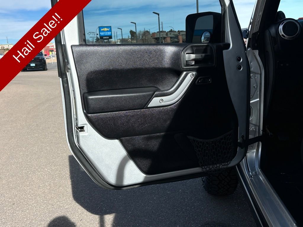 Used 2012 Jeep Wrangler Rubicon w/ PWR Convenience Group image 10