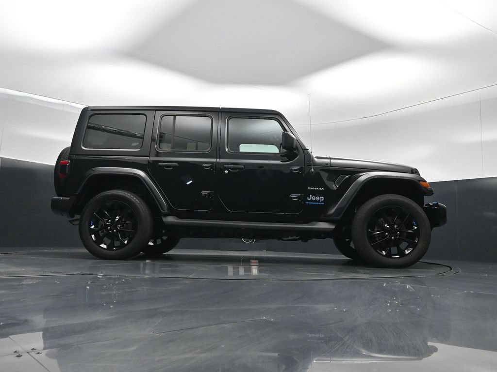 Used 2023 Jeep Wrangler Unlimited Sahara AWD/4WD image 43