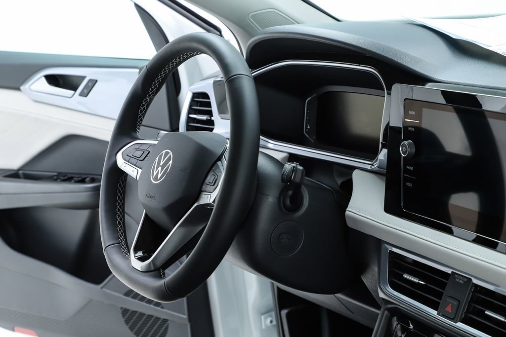 New 2026 Volkswagen Taos SEL image 34