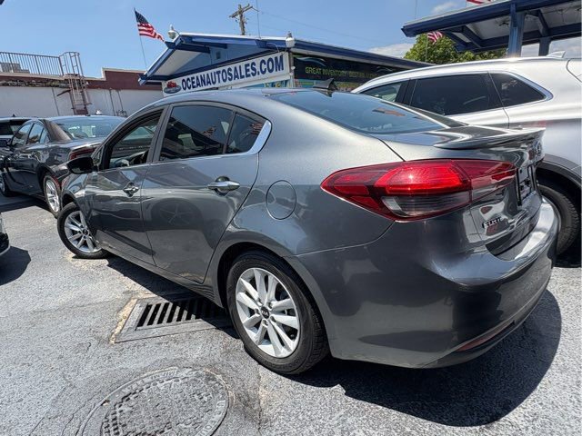 Used 2017 Kia Forte S w/ S Technology Package image 9