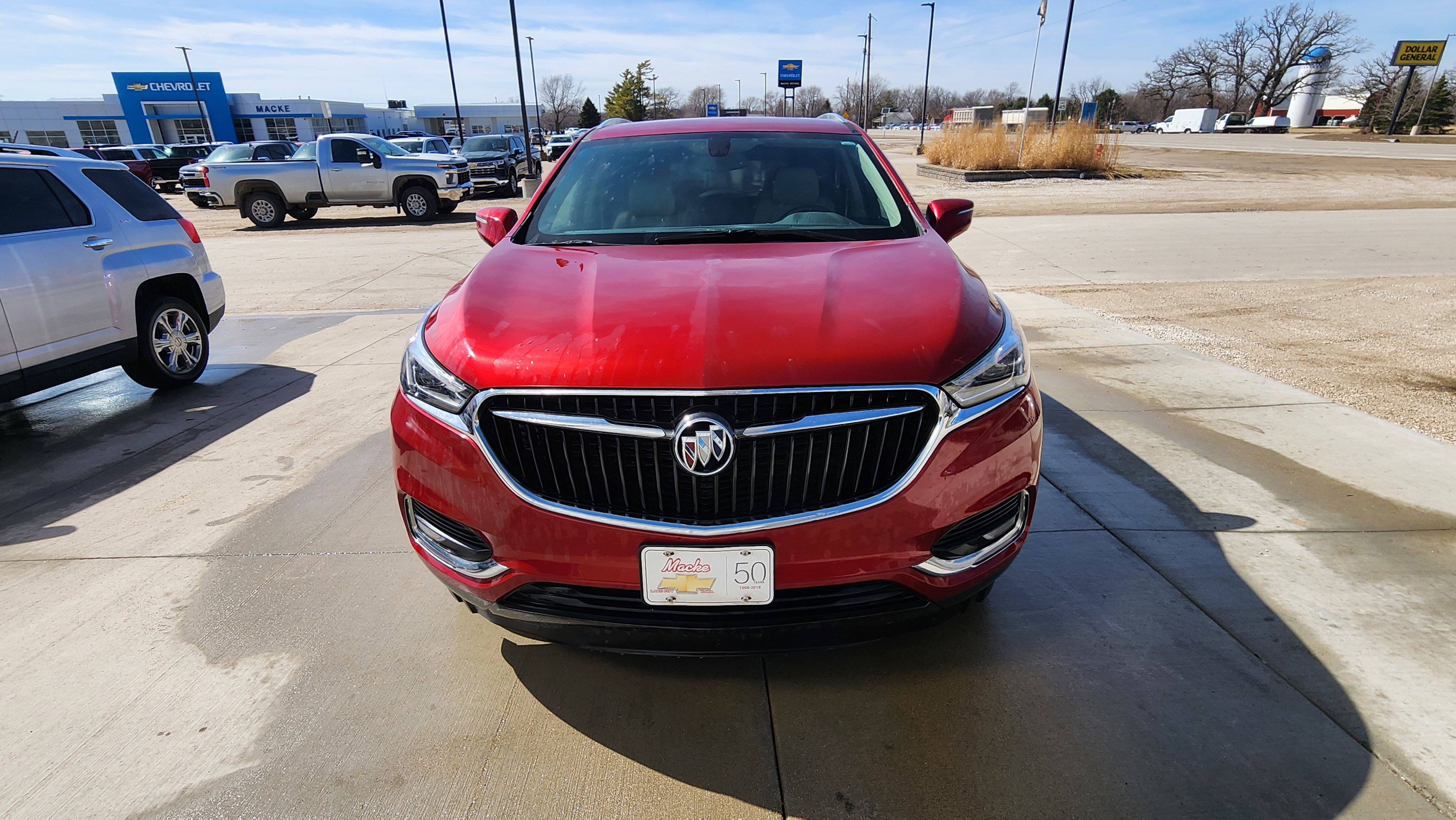 Used 2019 Buick Enclave Essence image 2