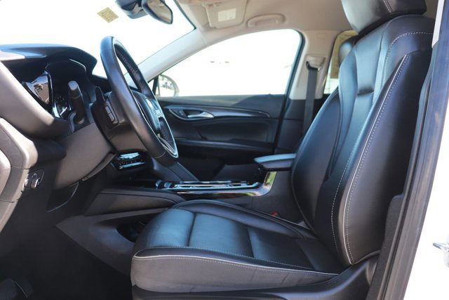 Used 2023 Buick Envision Essence image 10