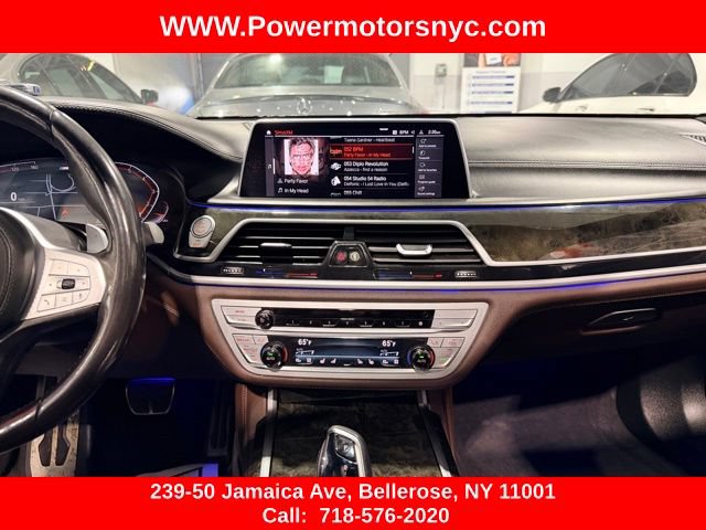 Used 2021 BMW 750i xDrive w/ Executive Package AWD/4WD image 25
