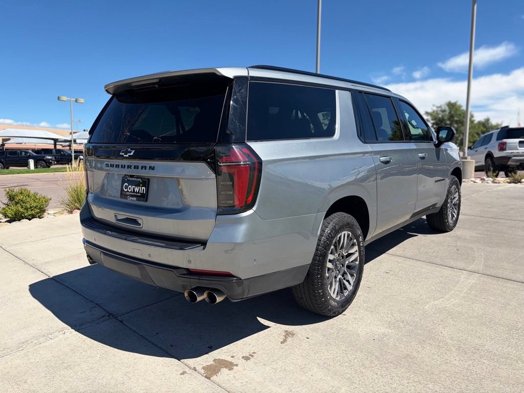 Used 2025 Chevrolet Suburban Z71 AWD/4WD image 5