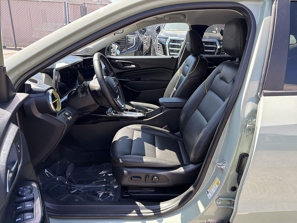 Used 2025 Chevrolet Trax ACTIV w/ Driver Confidence Package FWD image 17